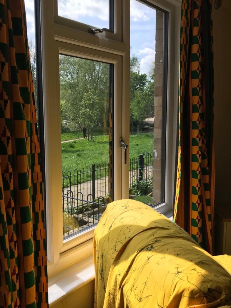 Homestay River Airebnb Bradford (West Yorkshire)